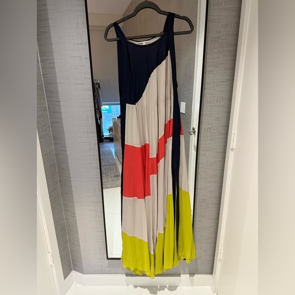 BCBG Maxazria Runway Size XS - Picture 2 of 4